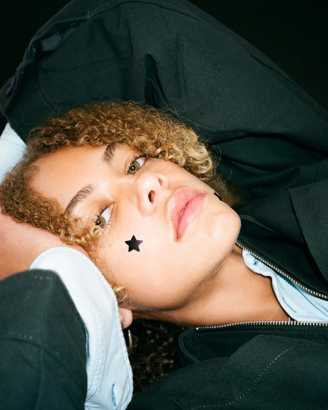 black star - Image 4